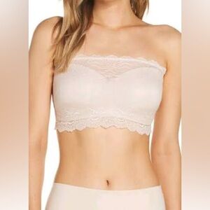 NWT SPANX Lace Bandeau Bra size large
Crème blush colour